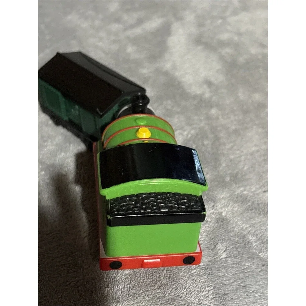 Thomas & Friends PERCY 2009 Trackmaster Train Engine Motorized Mattel And Cart